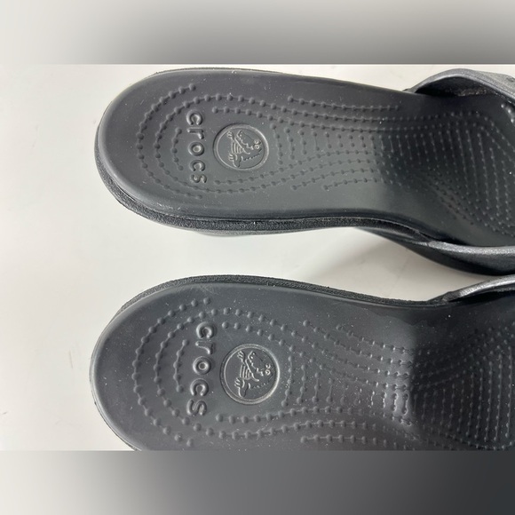 Crocs Women’s Size 8 Black Sassari Style Wedge Heels - Picture 6 of 9